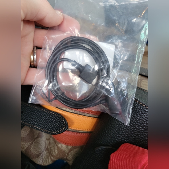 Charge 5 Fitbit Charger! - Picture 3 of 3